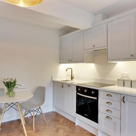 Chic 2-Bed Apartment, Free Wi-Fi And Parking London Exterior photo