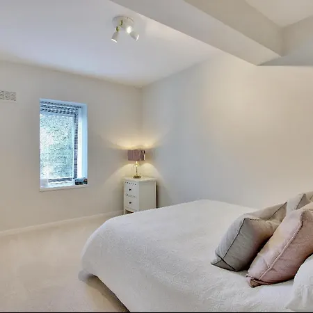Chic 2-Bed Apartment, Free Wi-Fi And Parking London Exterior photo
