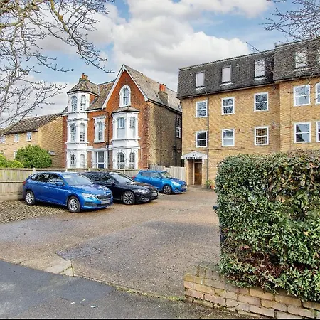 Chic 2-Bed Apartment, Free Wi-Fi And Parking London Exterior photo
