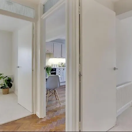 Chic 2-Bed Apartment, Free Wi-Fi And Parking London Exterior photo