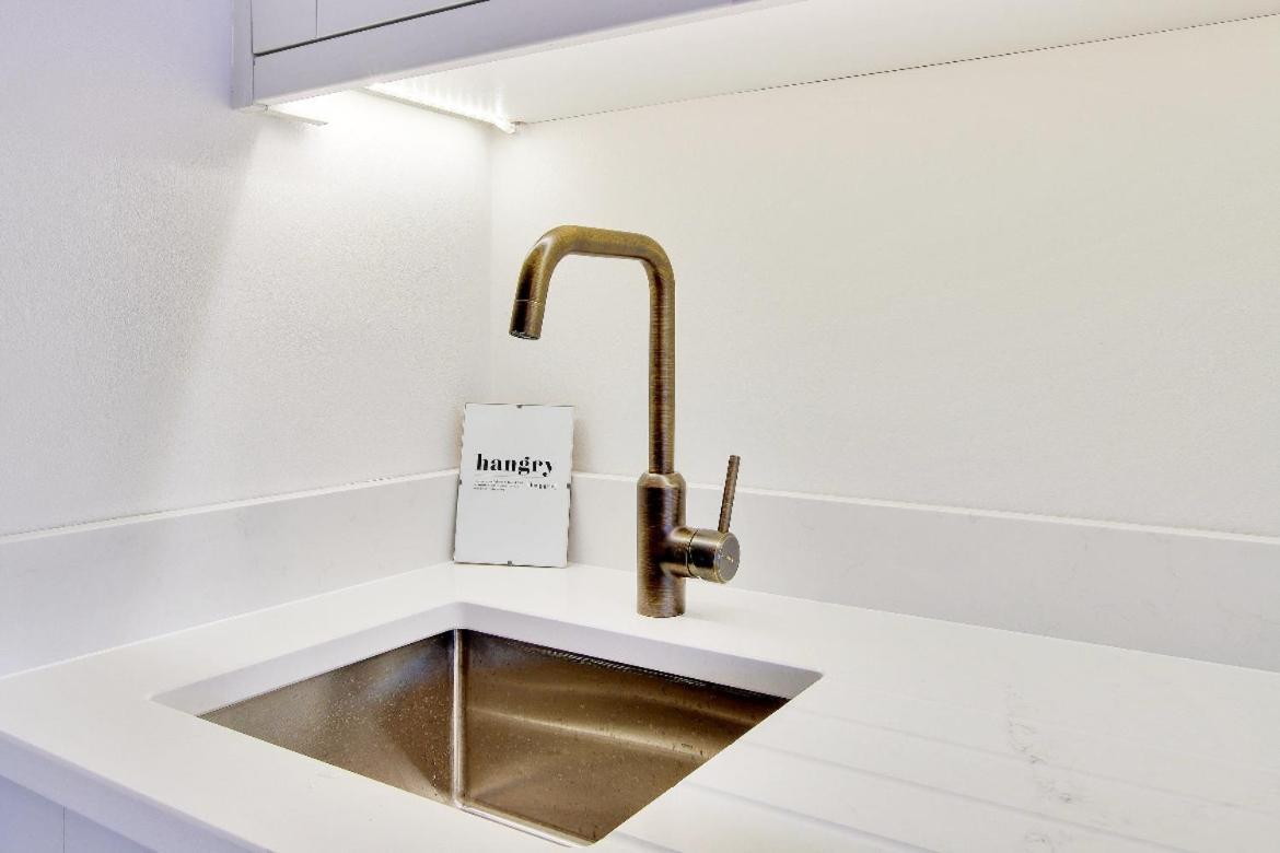 Chic 2-bed Apartment, Free Wi-fi And Parking Appartement Londen